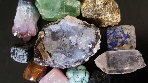 Greșelile frecvente când porți cristale  (și de ce uneori simți că „nu funcționează”)