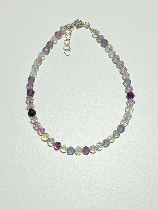 Bratara din fluorite